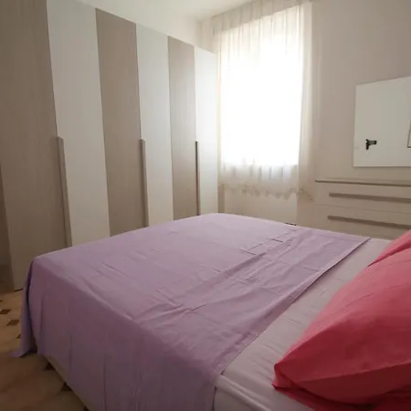 Del Mare Марина-ди-Манкаверса